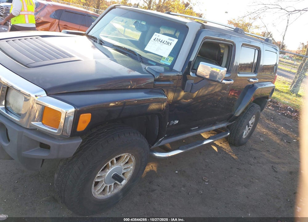 2006 HUMMER H3 SUV VIN: 5GTDN136168112821