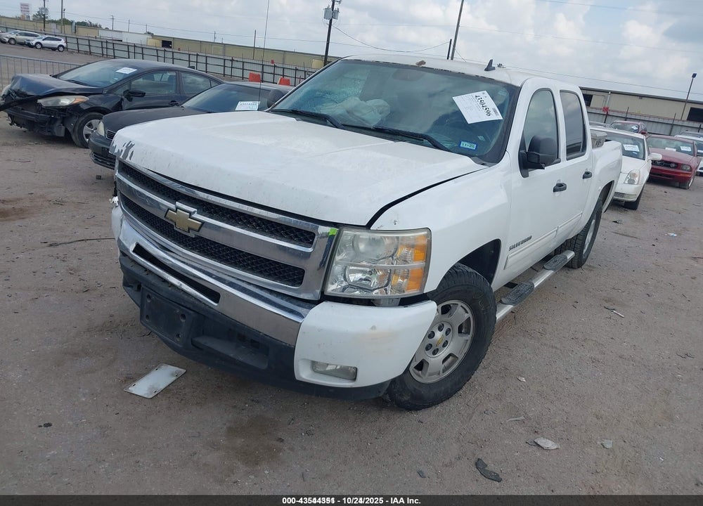 2011 CHEVROLET SILVERADO 1500 LT VIN: 3GCPCSE09BG307739