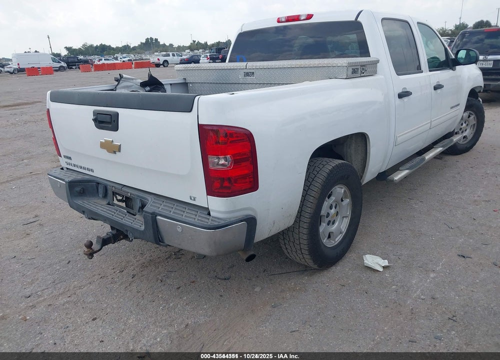 2011 CHEVROLET SILVERADO 1500 LT VIN: 3GCPCSE09BG307739