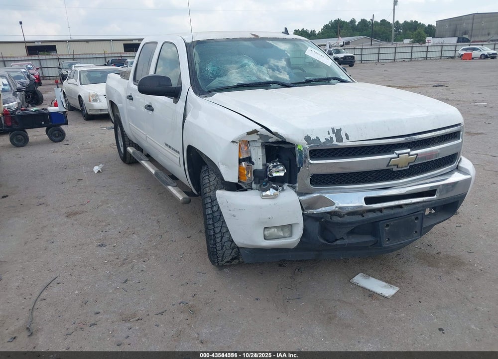 2011 CHEVROLET SILVERADO 1500 LT VIN: 3GCPCSE09BG307739