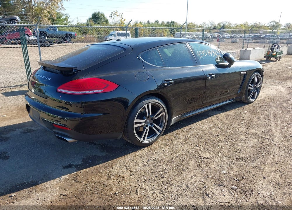 2014 PORSCHE PANAMERA 4 VIN: WP0AA2A75EL006570