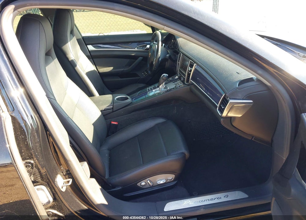 2014 PORSCHE PANAMERA 4 VIN: WP0AA2A75EL006570