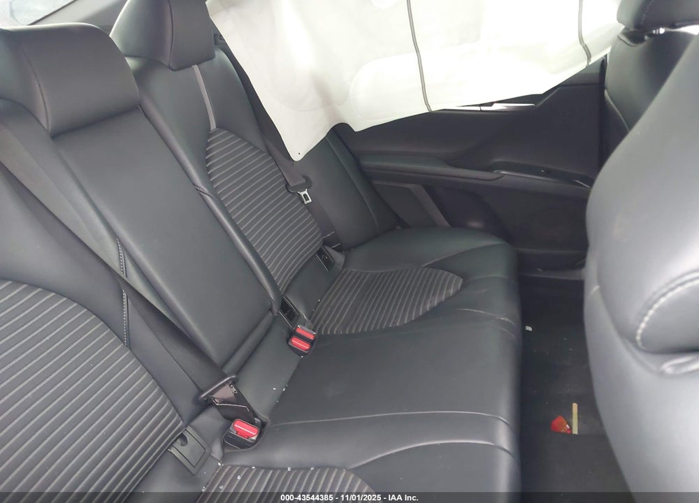 2018 TOYOTA CAMRY SE VIN: 4T1B11HK2JU658149