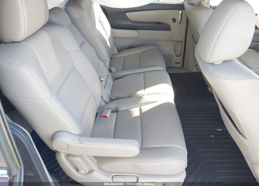 2015 HONDA ODYSSEY EX-L VIN: 5FNRL5H62FB100924