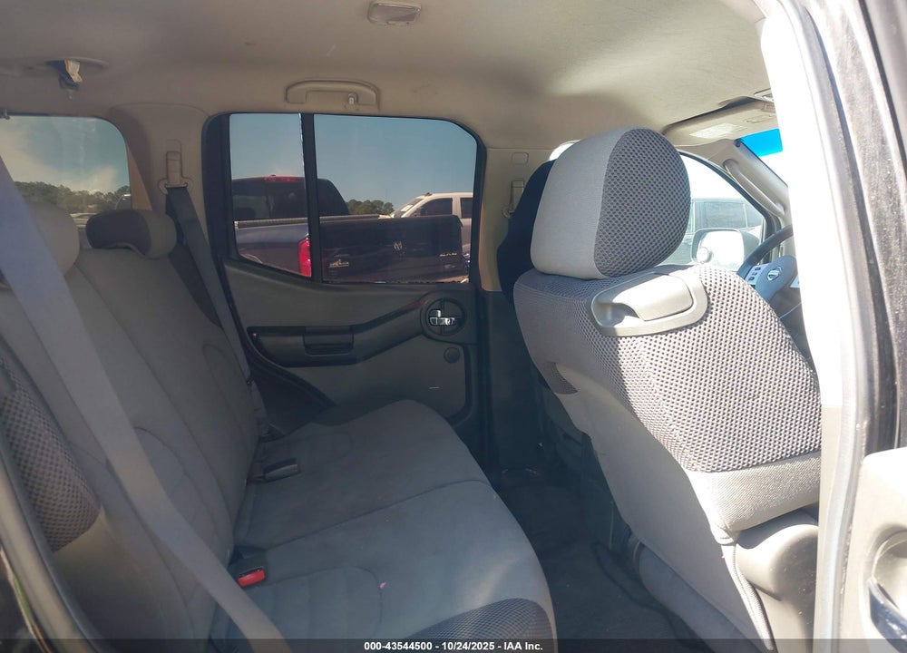 2005 NISSAN XTERRA SE VIN: 5N1AN08U15C614781