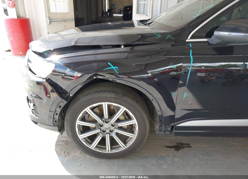 2019 AUDI Q7 VIN: WA1LAAF72KD021829