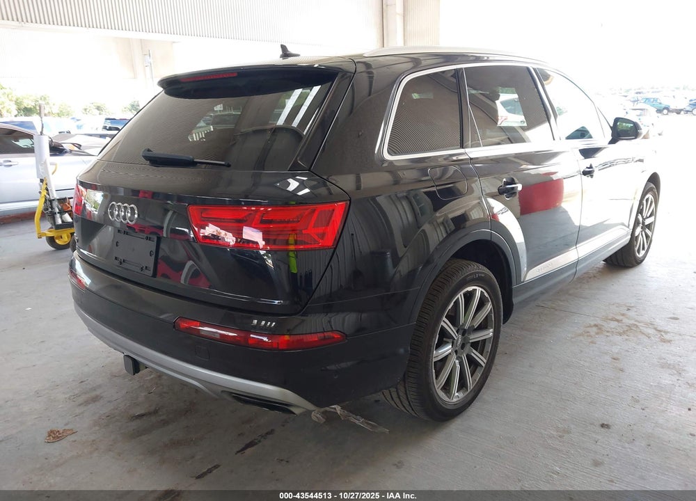 2019 AUDI Q7 VIN: WA1LAAF72KD021829