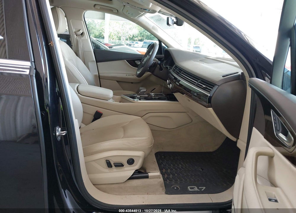 2019 AUDI Q7 VIN: WA1LAAF72KD021829