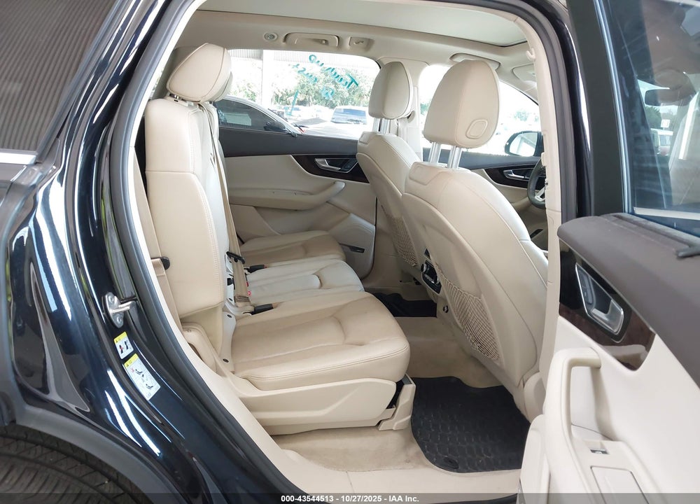 2019 AUDI Q7 VIN: WA1LAAF72KD021829
