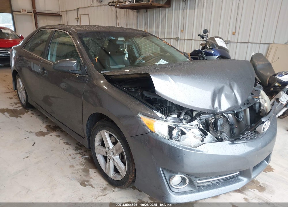 2014 TOYOTA CAMRY SE VIN: 4T1BF1FK1EU461631