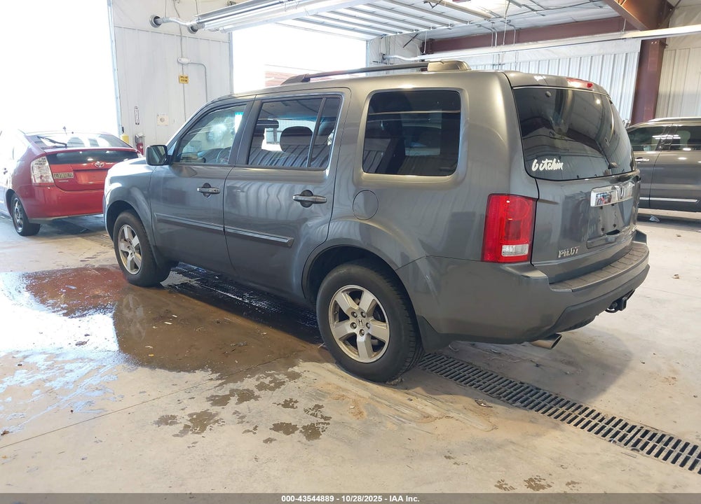 2011 HONDA PILOT VIN: 5FNYF4H56BB092437