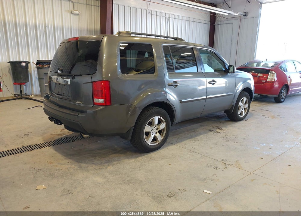 2011 HONDA PILOT VIN: 5FNYF4H56BB092437
