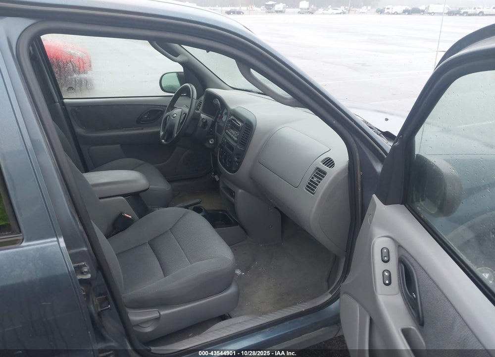 2001 FORD ESCAPE XLT VIN: 1FMYU04101KA95204
