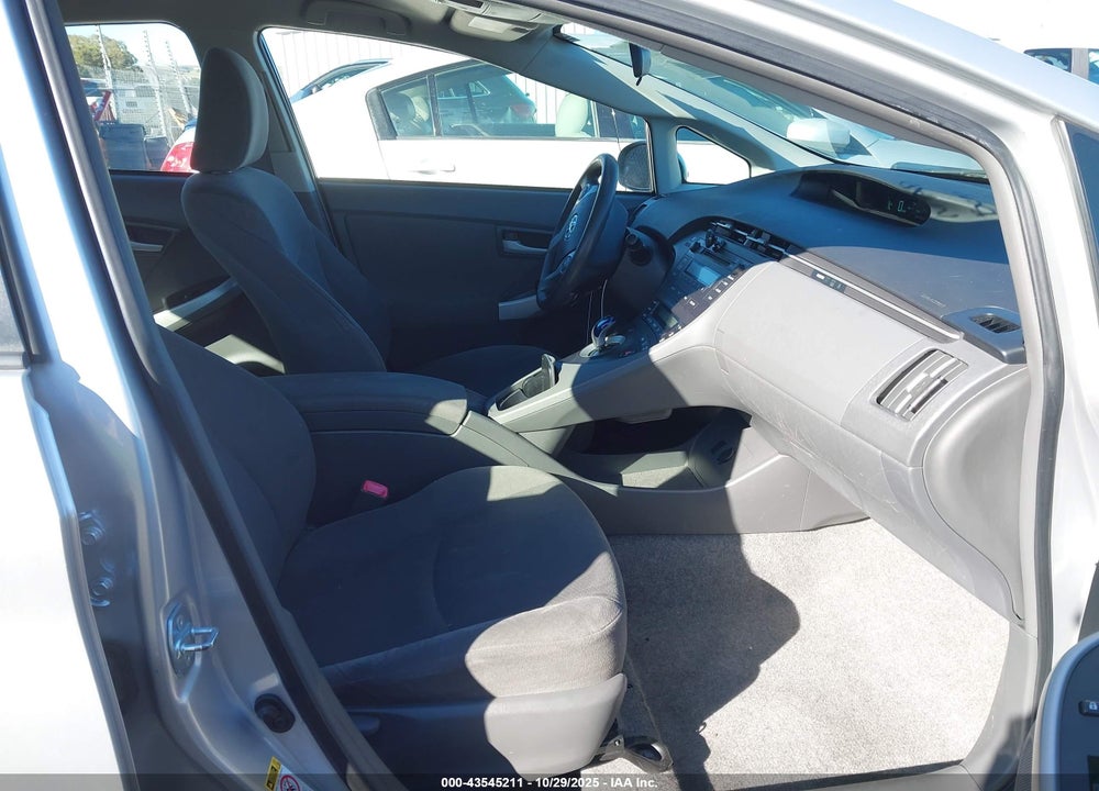 2011 TOYOTA PRIUS TWO VIN: JTDKN3DU5B1475133