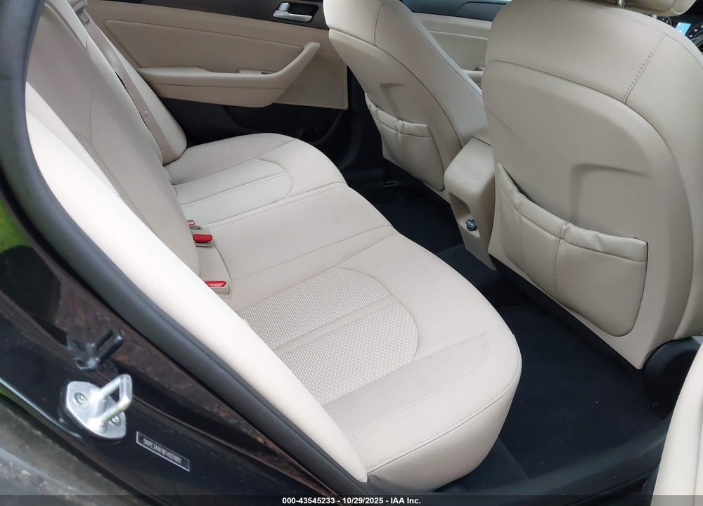 2015 HYUNDAI SONATA SPORT VIN: 5NPE34AF8FH051801