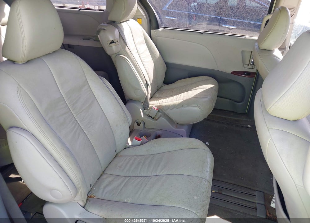 2011 TOYOTA SIENNA VIN: 5TDYK3DC7BS120249
