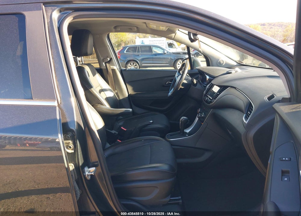 2018 CHEVROLET TRAX LT VIN: 3GNCJPSB3JL325383