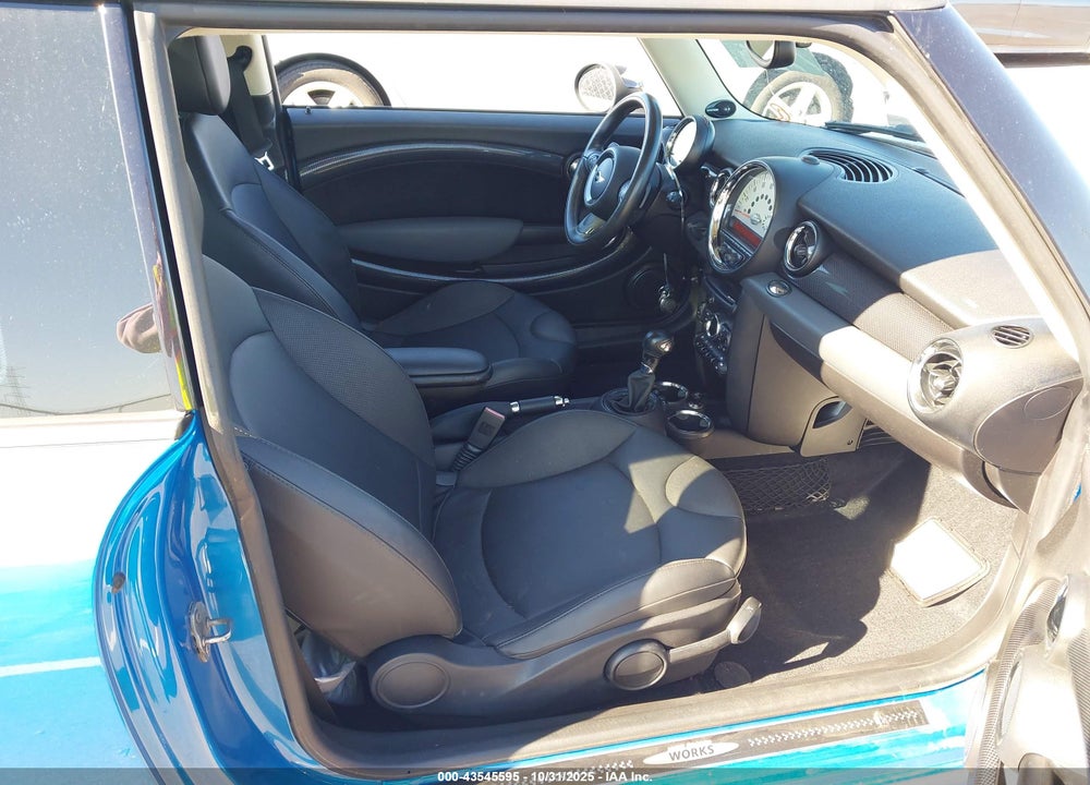2012 MINI COOPER S VIN: WMWSV3C53CTY17286