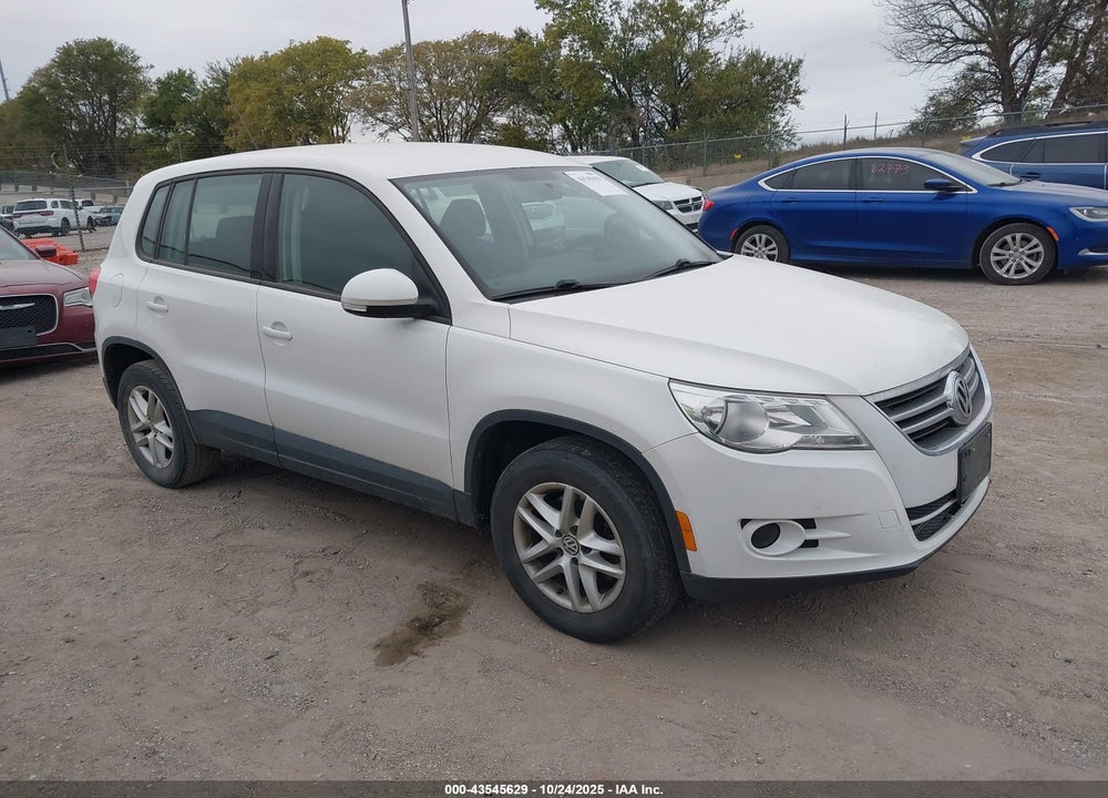 2011 VOLKSWAGEN TIGUAN S VIN: WVGAV7AX4BW560433