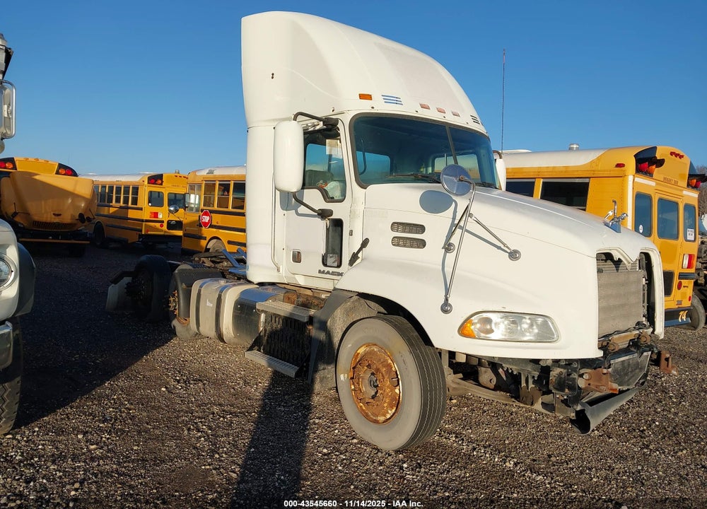 2015 MACK 600 CXU600 VIN: 1M1AW09Y3FM048914