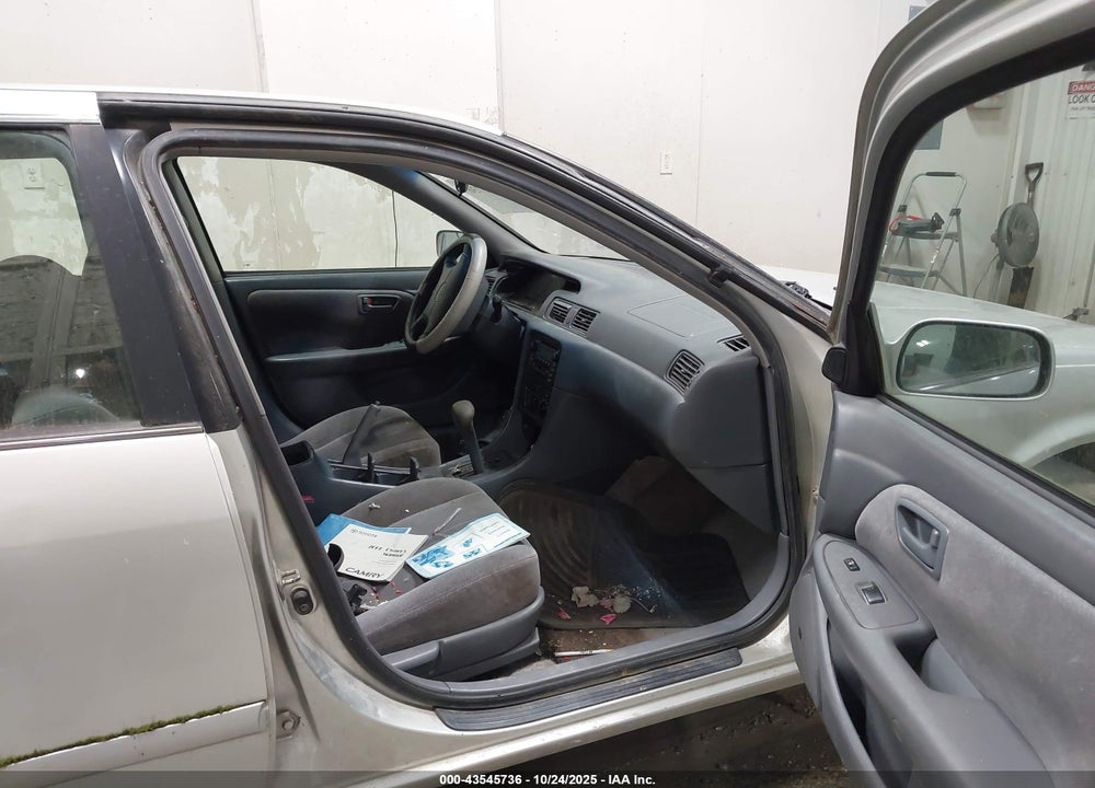 2001 TOYOTA CAMRY LE V6 VIN: JT2BF22K010335108