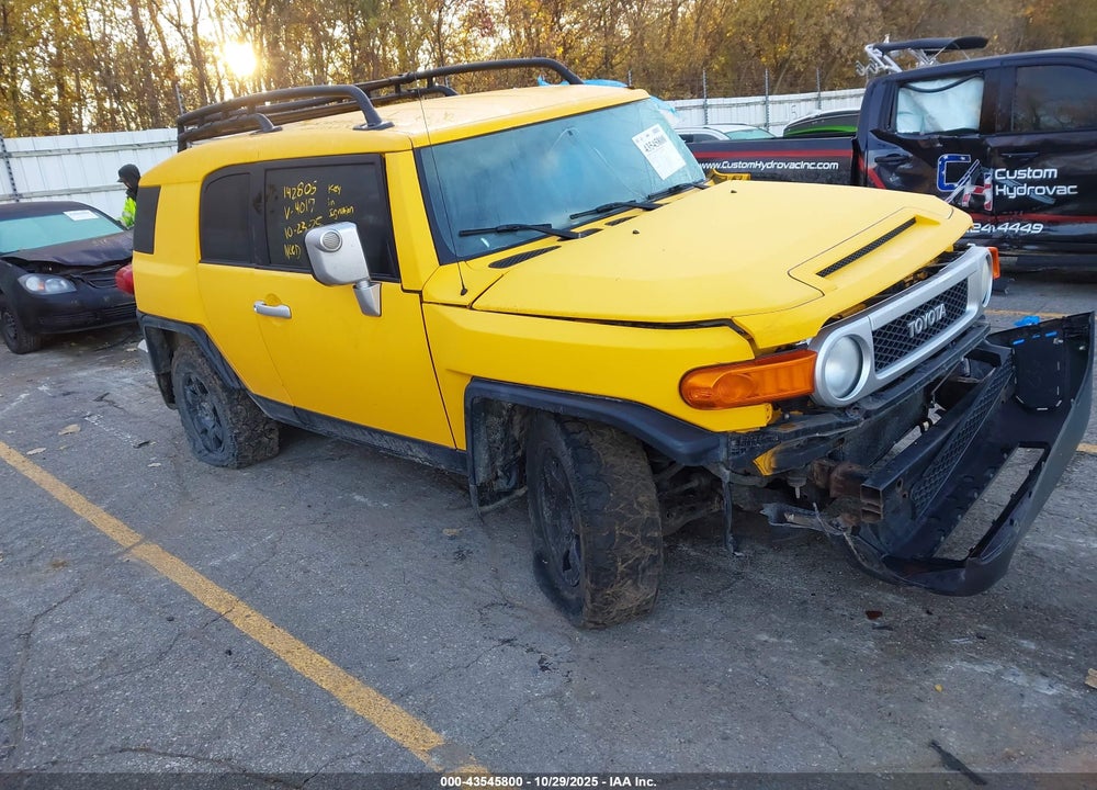 2007 TOYOTA FJ CRUISER VIN: JTEBU11F670074017