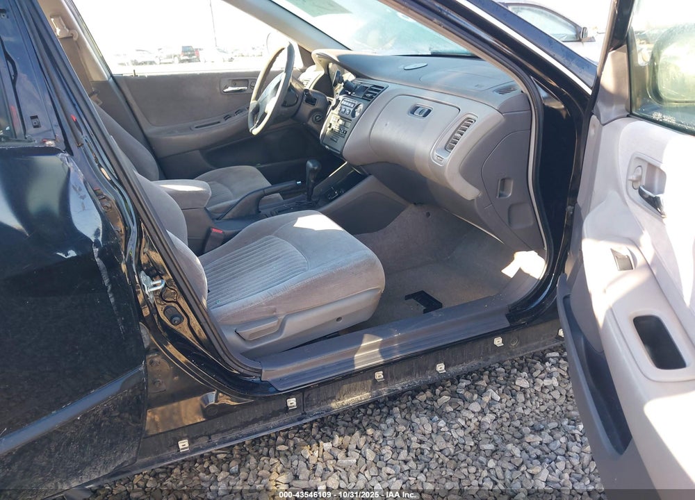 1998 HONDA ACCORD LX VIN: 1HGCG5644WA120338
