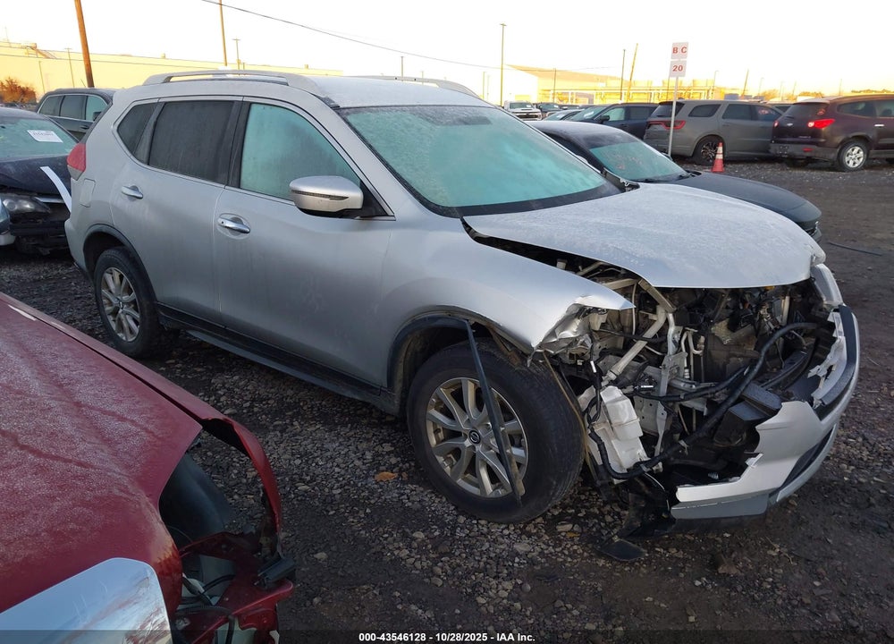 2018 NISSAN ROGUE SV VIN: JN8AT2MV8JW303477