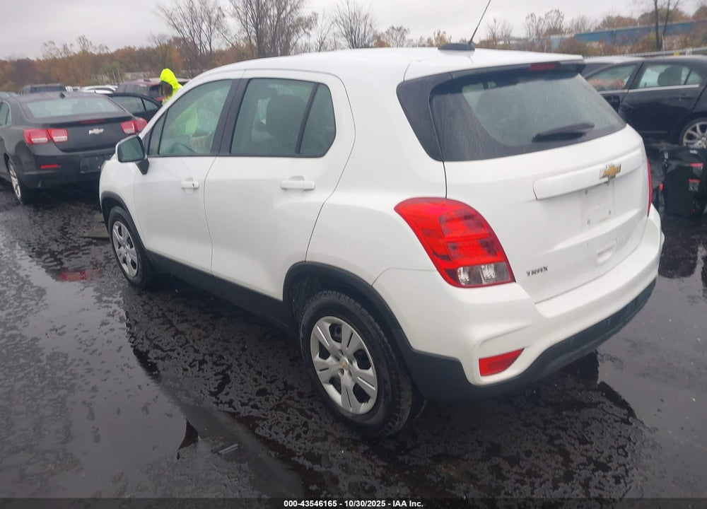 2018 CHEVROLET TRAX LS VIN: KL7CJKSBXJB724415