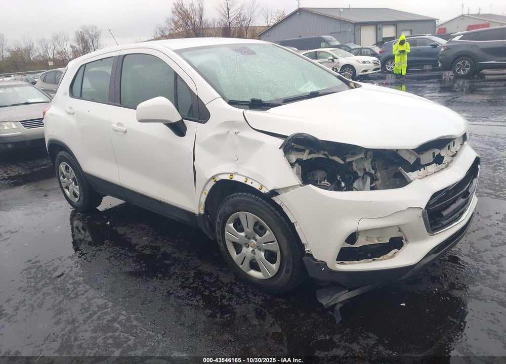 2018 CHEVROLET TRAX LS VIN: KL7CJKSBXJB724415