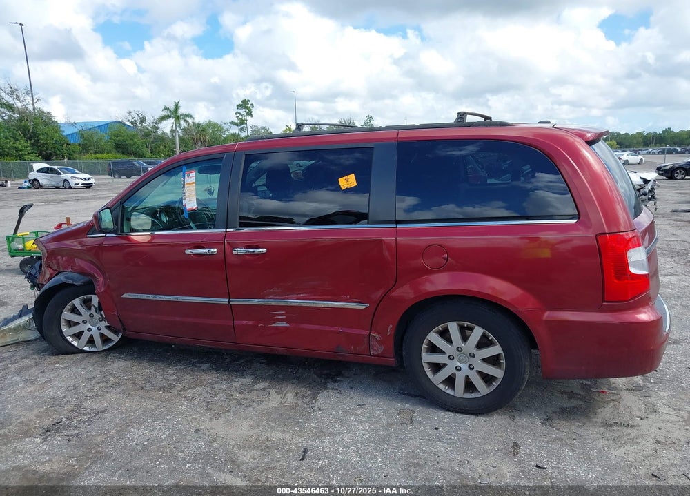 2016 CHRYSLER TOWN & COUNTRY VIN: 2C4RC1BG3GR214155