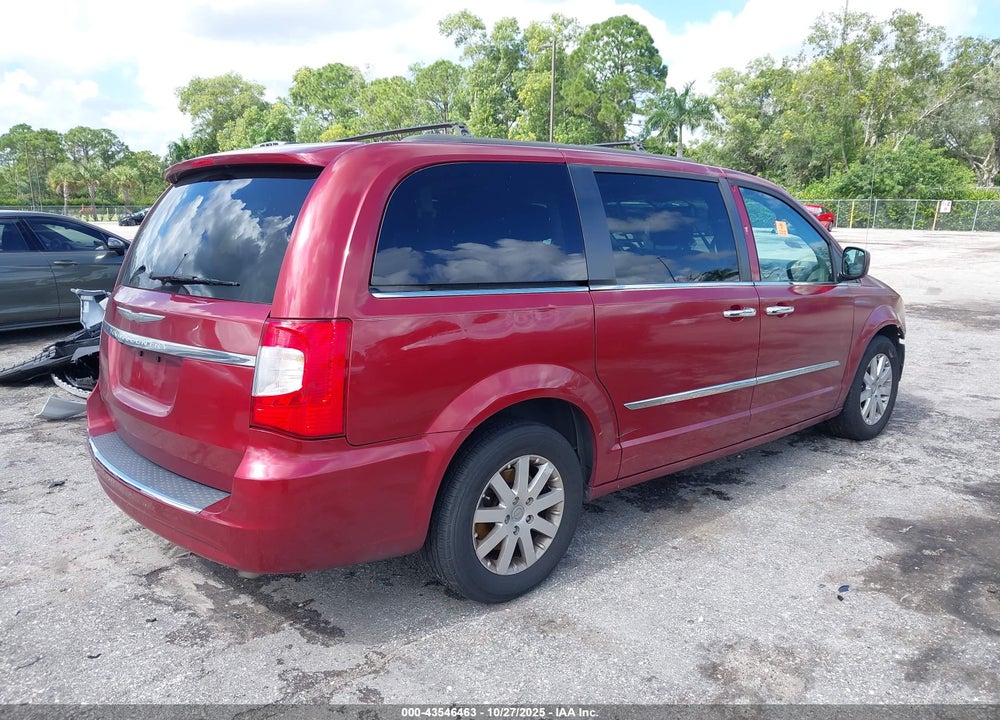 2016 CHRYSLER TOWN & COUNTRY VIN: 2C4RC1BG3GR214155