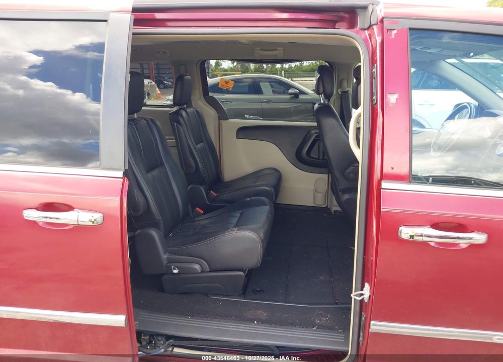 2016 CHRYSLER TOWN & COUNTRY VIN: 2C4RC1BG3GR214155