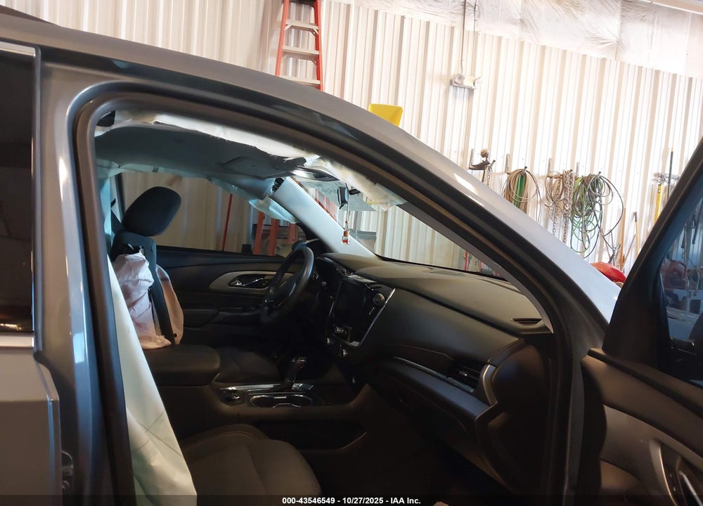 2018 CHEVROLET TRAVERSE 1LT VIN: 1GNERGKW7JJ177167