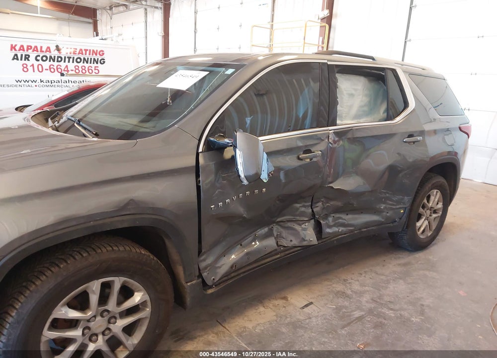 2018 CHEVROLET TRAVERSE 1LT VIN: 1GNERGKW7JJ177167