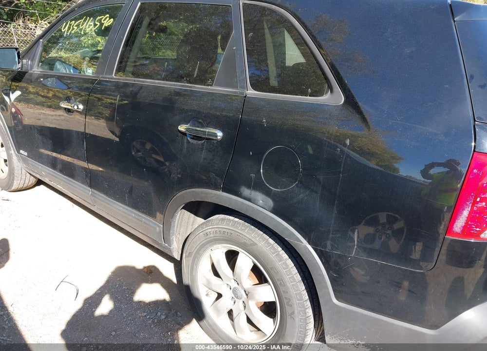 2013 KIA SORENTO LX V6 VIN: 5XYKTDA21DG338594