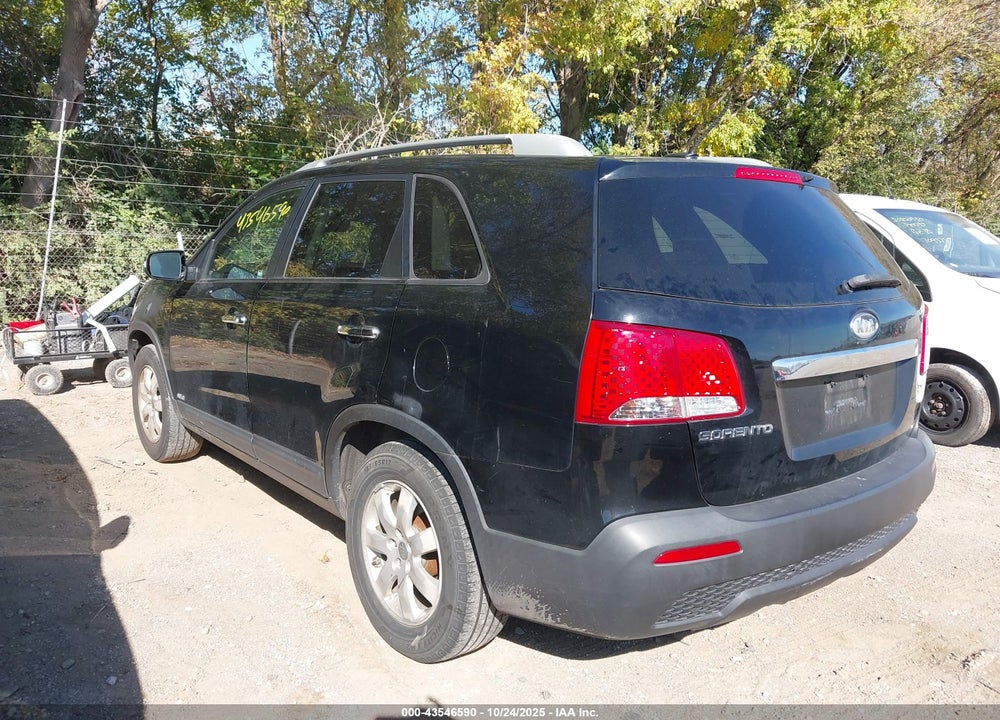 2013 KIA SORENTO LX V6 VIN: 5XYKTDA21DG338594