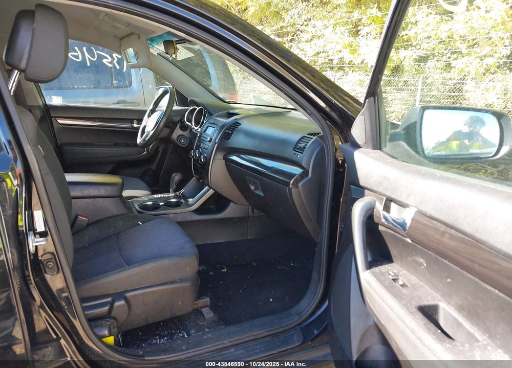 2013 KIA SORENTO LX V6 VIN: 5XYKTDA21DG338594