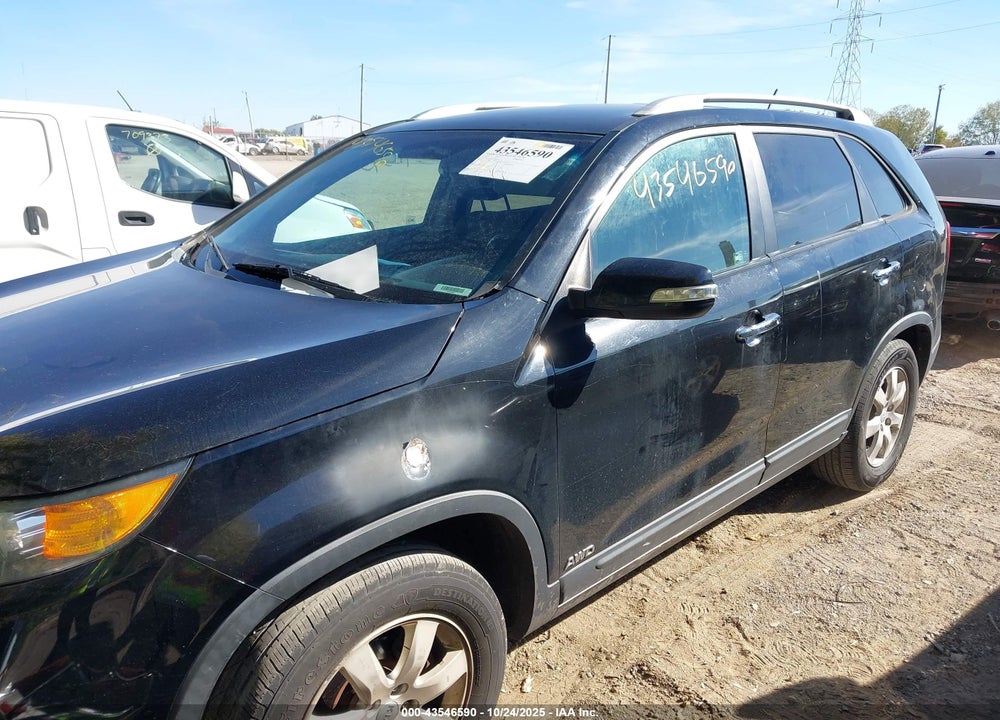 2013 KIA SORENTO LX V6 VIN: 5XYKTDA21DG338594