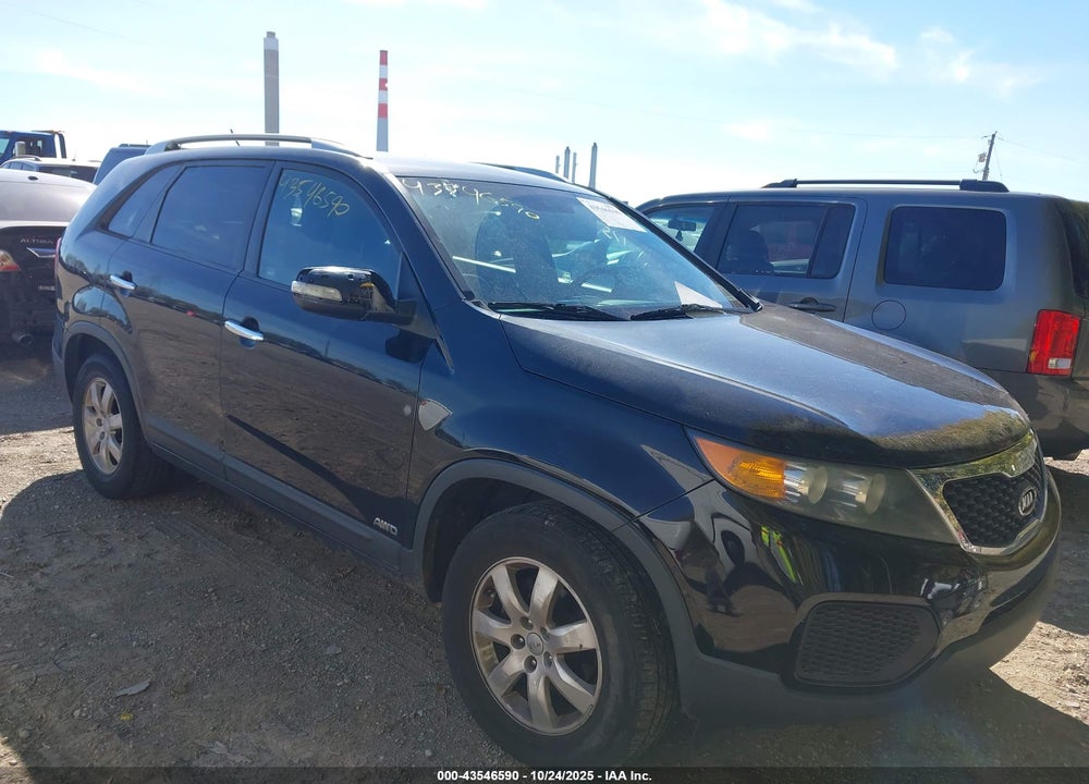 2013 KIA SORENTO LX V6 VIN: 5XYKTDA21DG338594