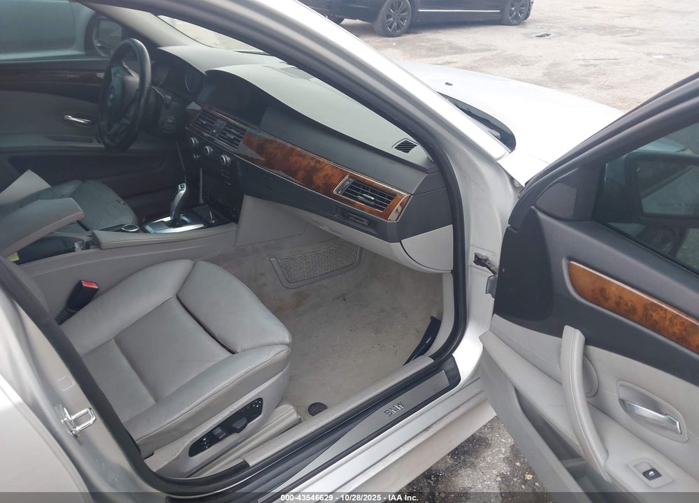 2008 BMW 5 SERIES VIN: WBANW53528CT48558