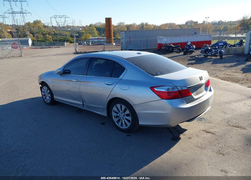 2013 HONDA ACCORD VIN: 1HGCR2F8XDA168063