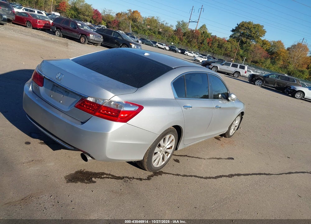 2013 HONDA ACCORD VIN: 1HGCR2F8XDA168063