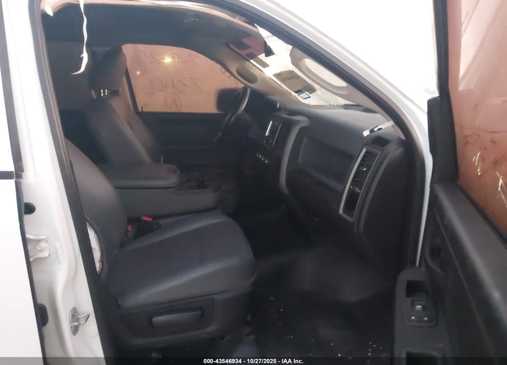 2019 RAM 1500 CLASSIC TRADESMAN 4X2 6'4 BOX VIN: 1C6RR6FG7KS630276