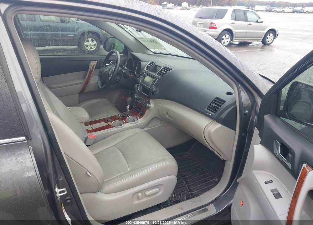 2013 TOYOTA HIGHLANDER LIMITED V6 VIN: 5TDYK3EH9DS133355