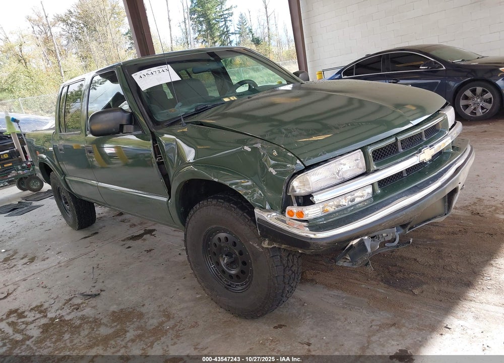 2001 CHEVROLET S-10 LS VIN: 1GCDT13W81K153147