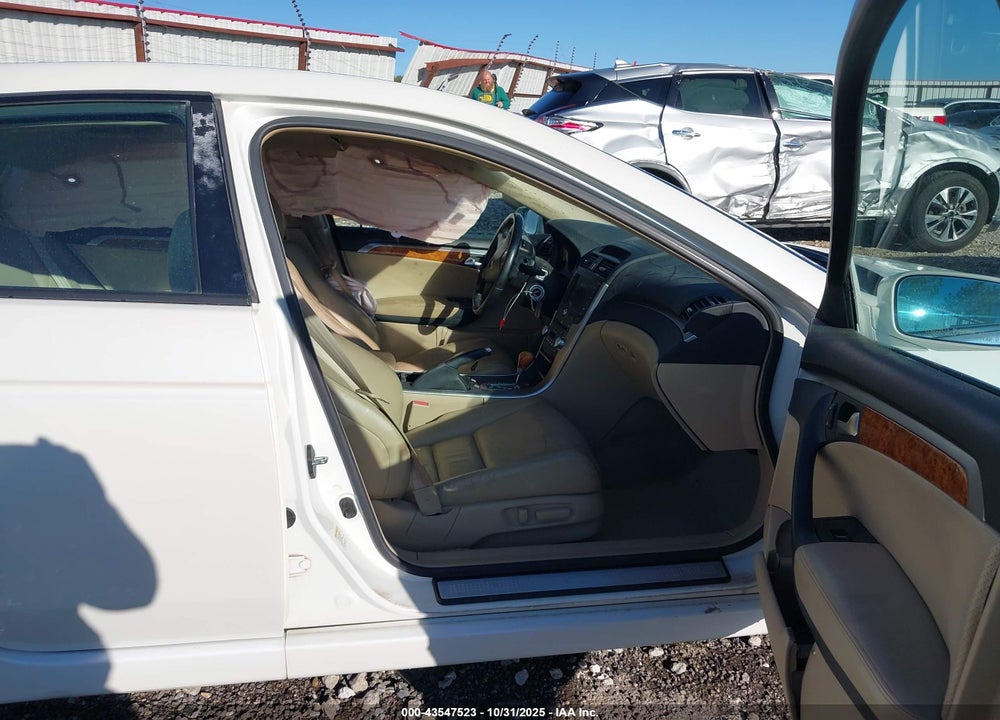 2005 ACURA TL VIN: 19UUA66235A070718