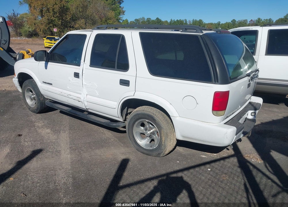2002 CHEVROLET BLAZER LS VIN: 1GNCS13WX2K101199