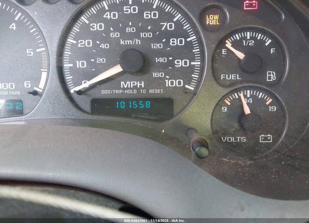 2002 CHEVROLET BLAZER LS VIN: 1GNCS13WX2K101199