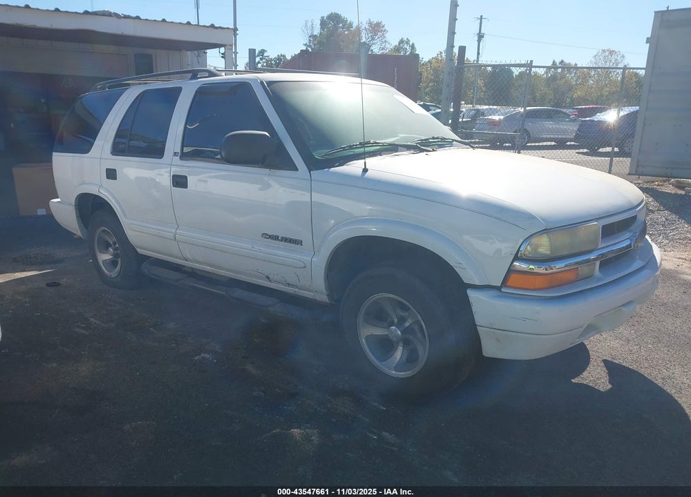 2002 CHEVROLET BLAZER LS VIN: 1GNCS13WX2K101199